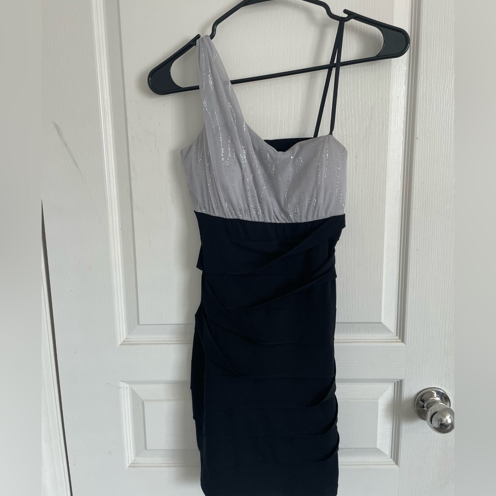 City triangles One shoulder Formal Dress (S)